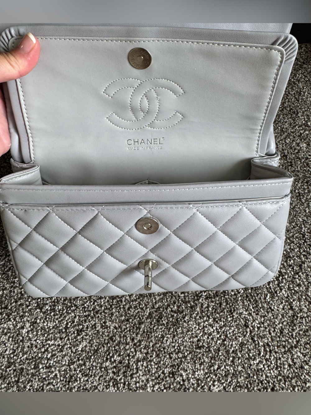 CC Chanel gray bag - Picture 7 of 9